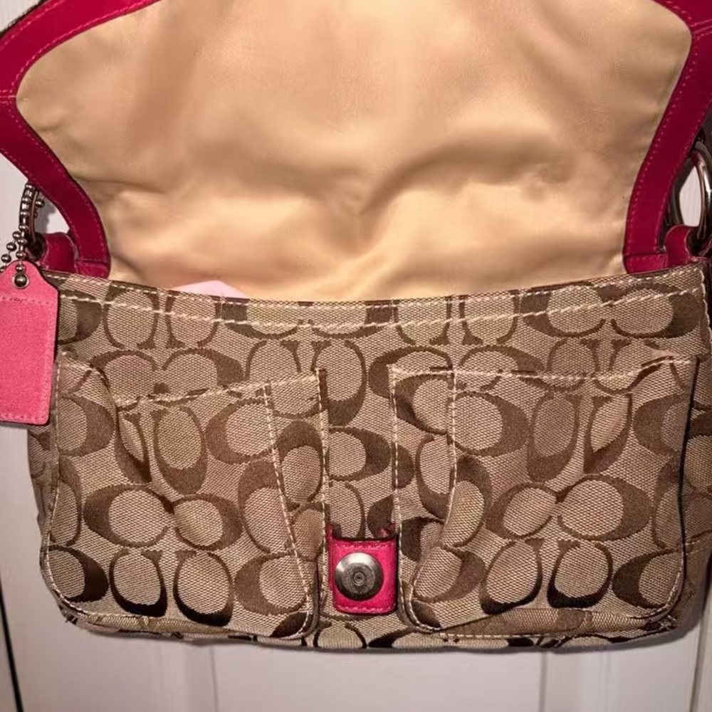 Coach Brown Signature Shoulder Bag with Pink Trim - Picture 3 of 6
